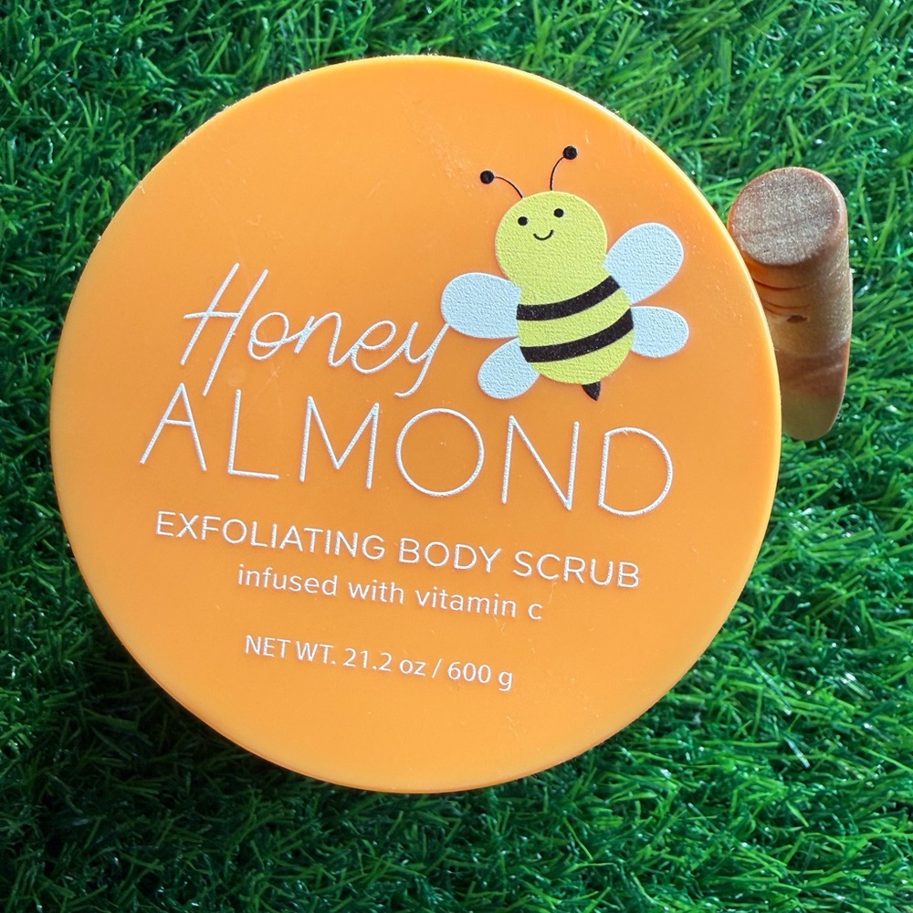 Honey Almond Exfoliating Body Scrub - Orange